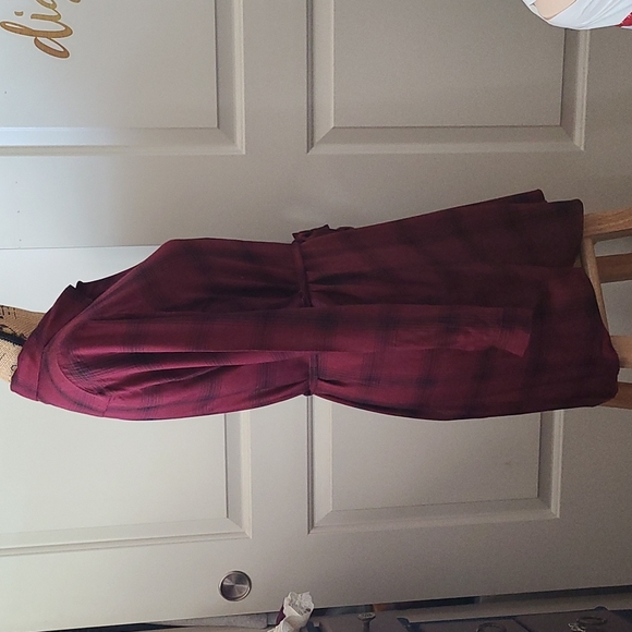 Button down long sleeve Dress - Picture 2 of 5